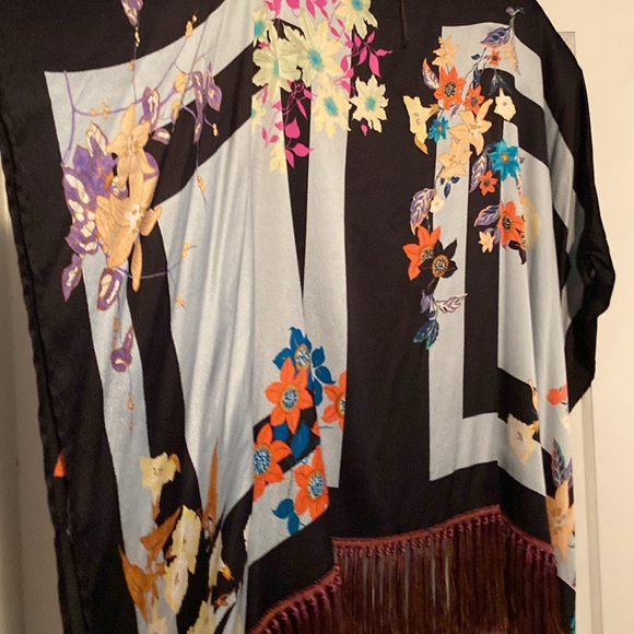 Etro Silk Elastane Stunning Print Fringe Hem Poncho New With Tags Made in Italy - Picture 9 of 16
